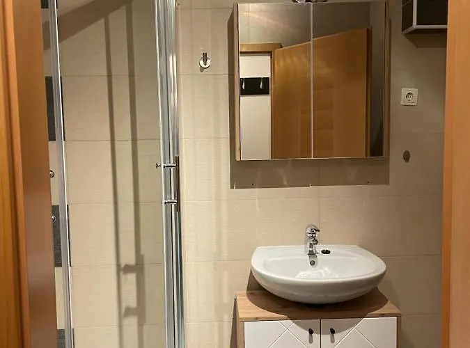 Cozy With Terrace Apartament Jesenice